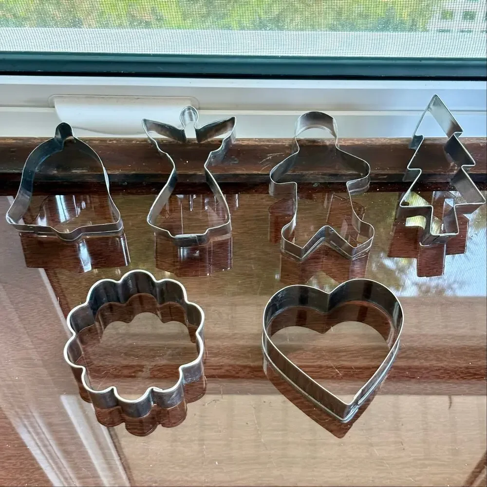 Vintage Metal Cookie Cutter Set Christmas Heart Flower Baking